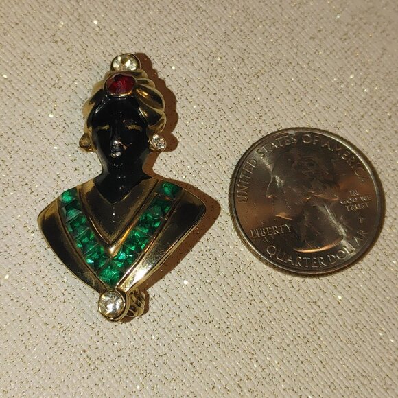 Jolle Rhinestone Genie Brooch 1940s Small Vintage Black Enamel Green Red Stones - Picture 2 of 12